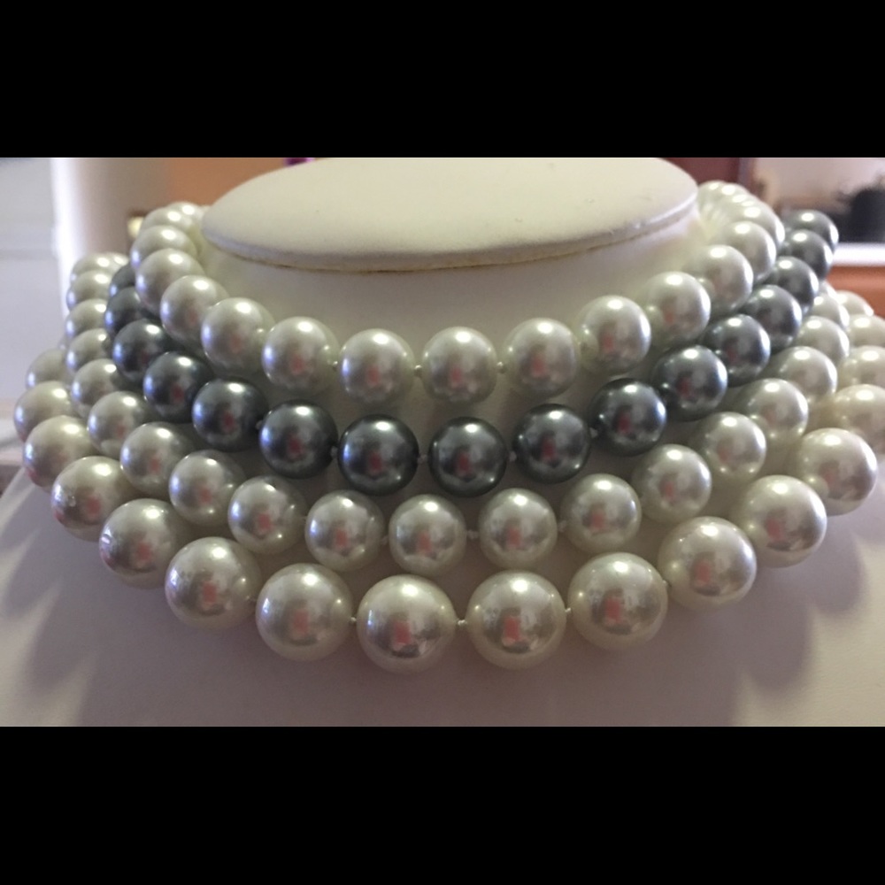 Large shell pearl strand
